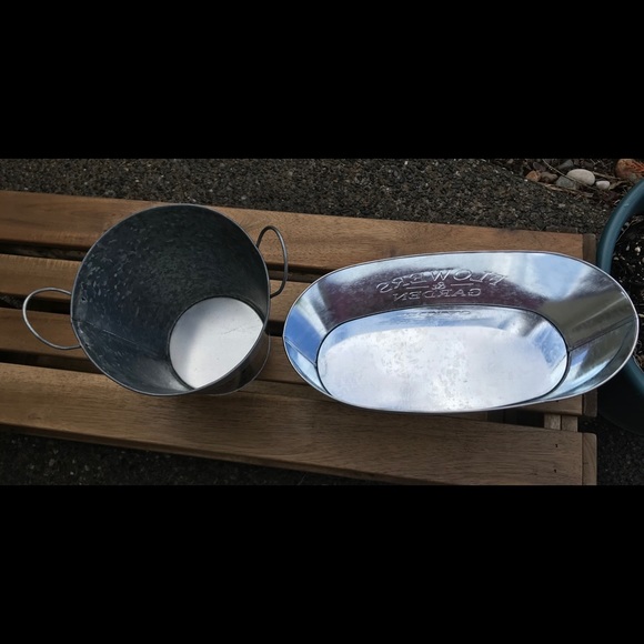 2 pc metal planters - Picture 6 of 6